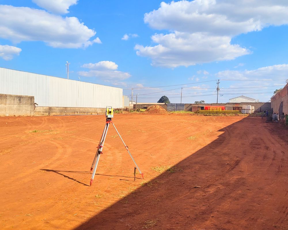 Topografia para Alinhamento e Nivelamento de Área